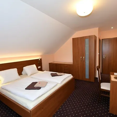 בית הארחה Gabriela, Tatranska Strba, Pri Zubacke 3*